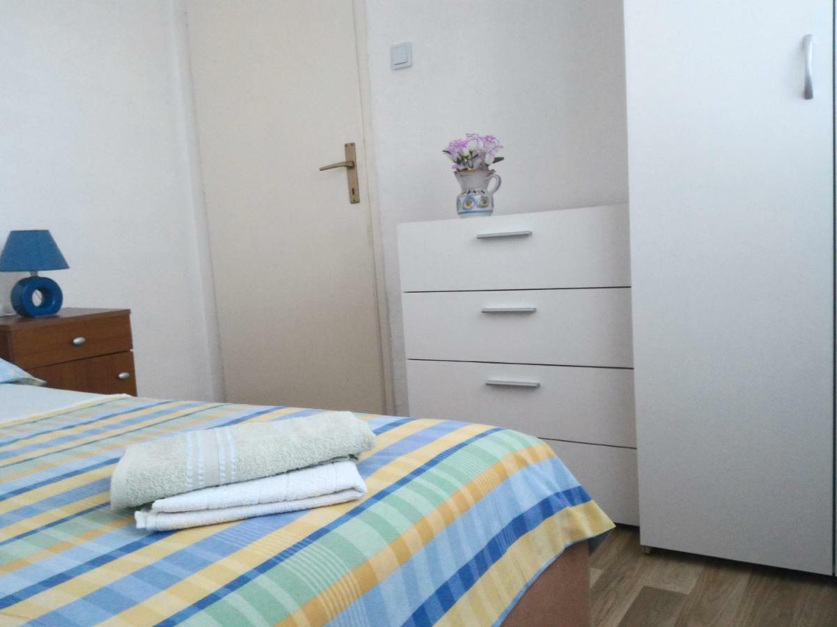 Apartment For 6 In Makarska Centar Exterior photo